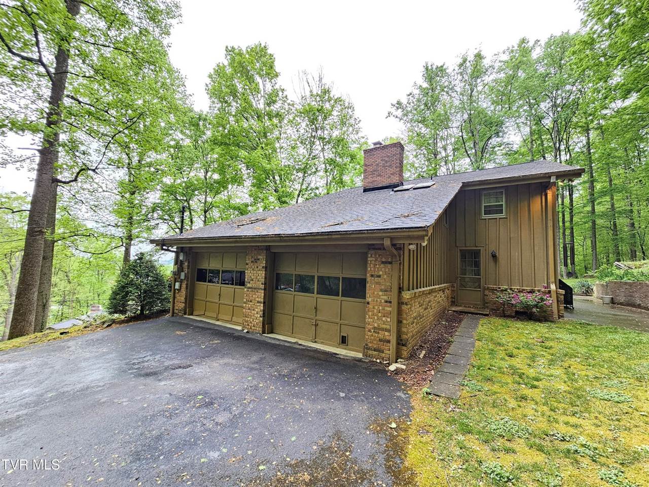 10 Tallapoosa Road, Johnson City, TN 37604