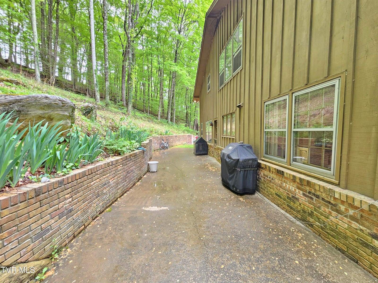 10 Tallapoosa Road, Johnson City, TN 37604