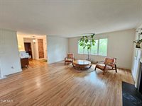 10 Tallapoosa Road, Johnson City, TN 37604