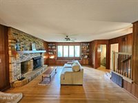 10 Tallapoosa Road, Johnson City, TN 37604