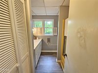 10 Tallapoosa Road, Johnson City, TN 37604