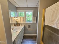 10 Tallapoosa Road, Johnson City, TN 37604