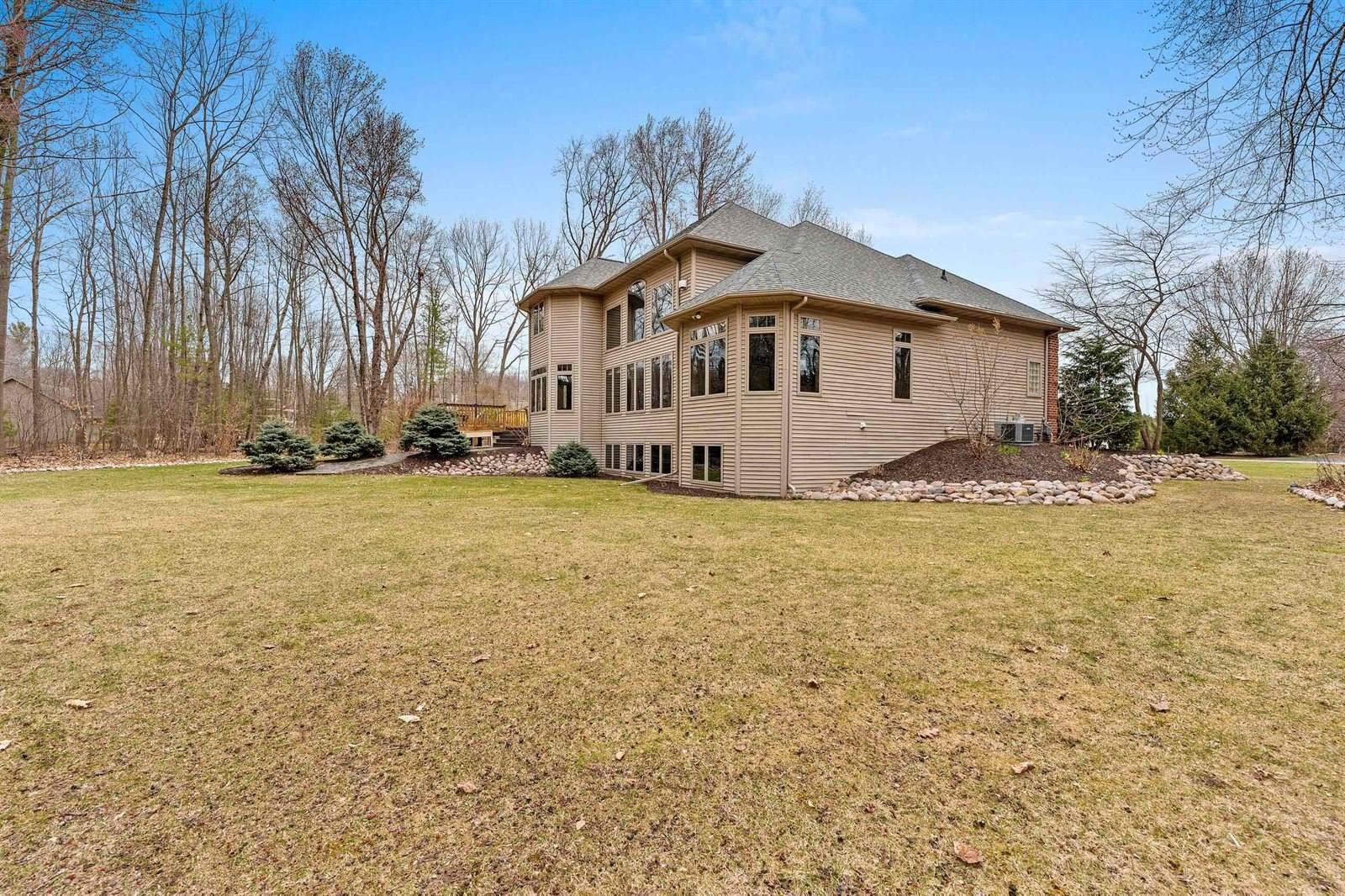 4265 Rose Haven Court, Green Bay, WI 54313