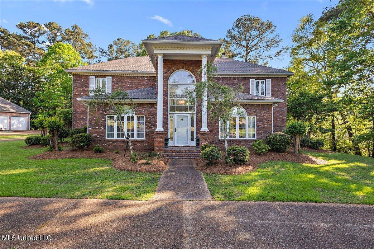 1003 Country Place Drive, Pearl, MS 39208