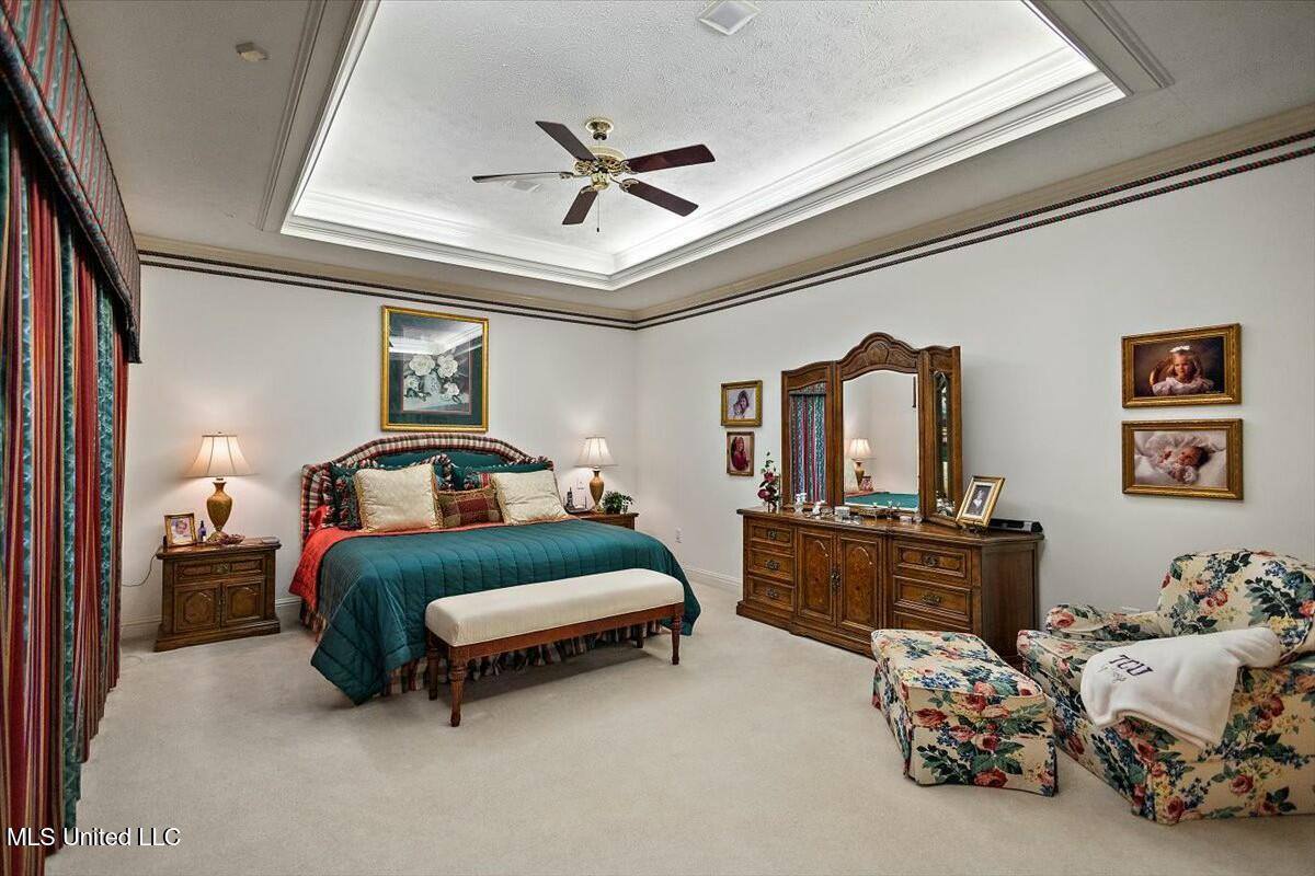 1003 Country Place Drive, Pearl, MS 39208