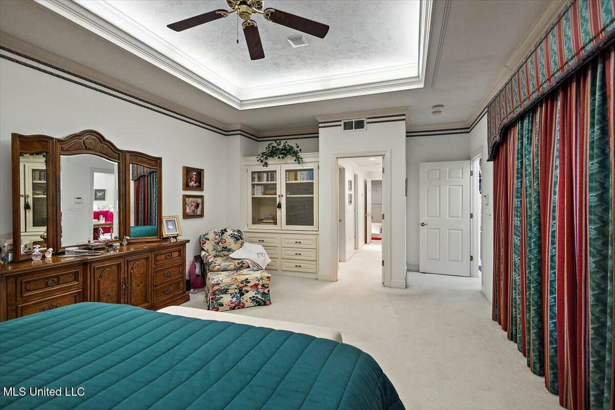 1003 Country Place Drive, Pearl, MS 39208