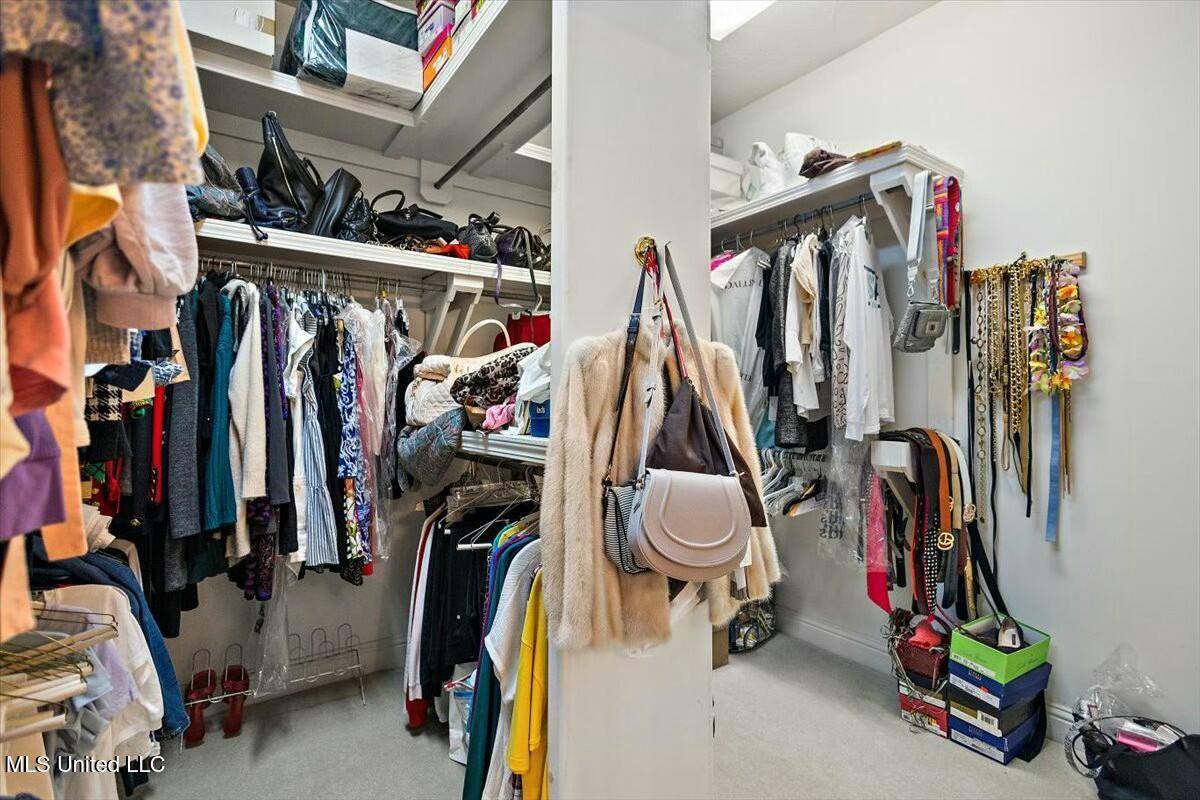 1003 Country Place Drive, Pearl, MS 39208