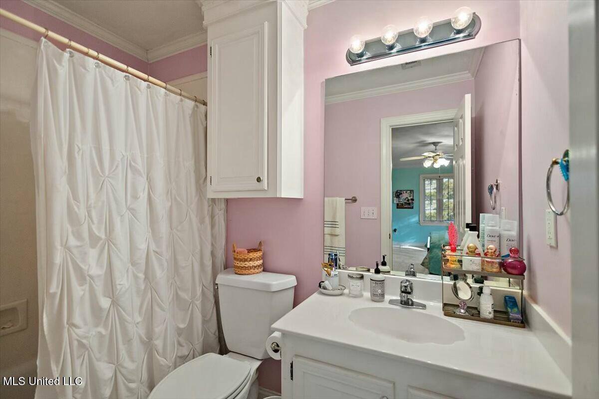 1003 Country Place Drive, Pearl, MS 39208