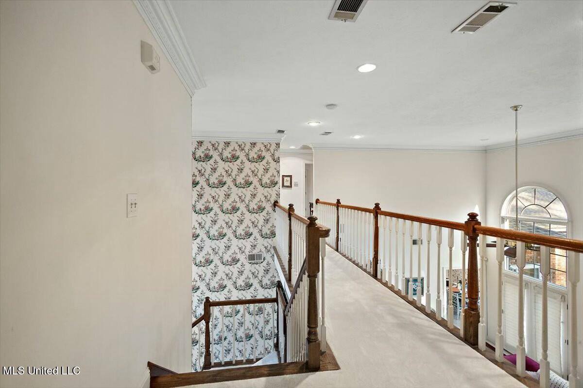 1003 Country Place Drive, Pearl, MS 39208