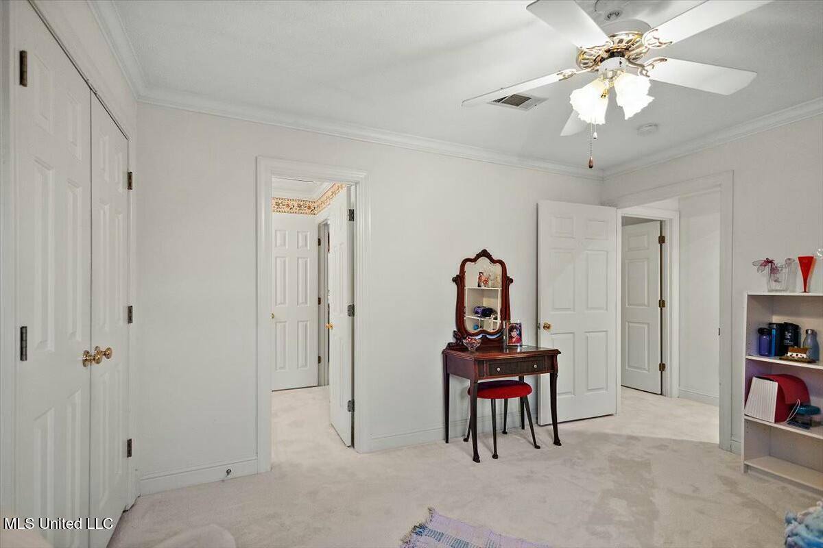 1003 Country Place Drive, Pearl, MS 39208