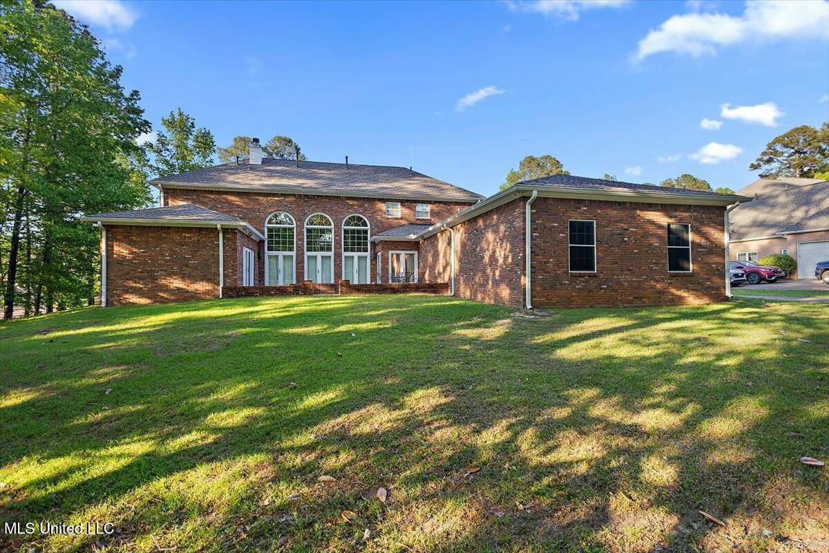 1003 Country Place Drive, Pearl, MS 39208