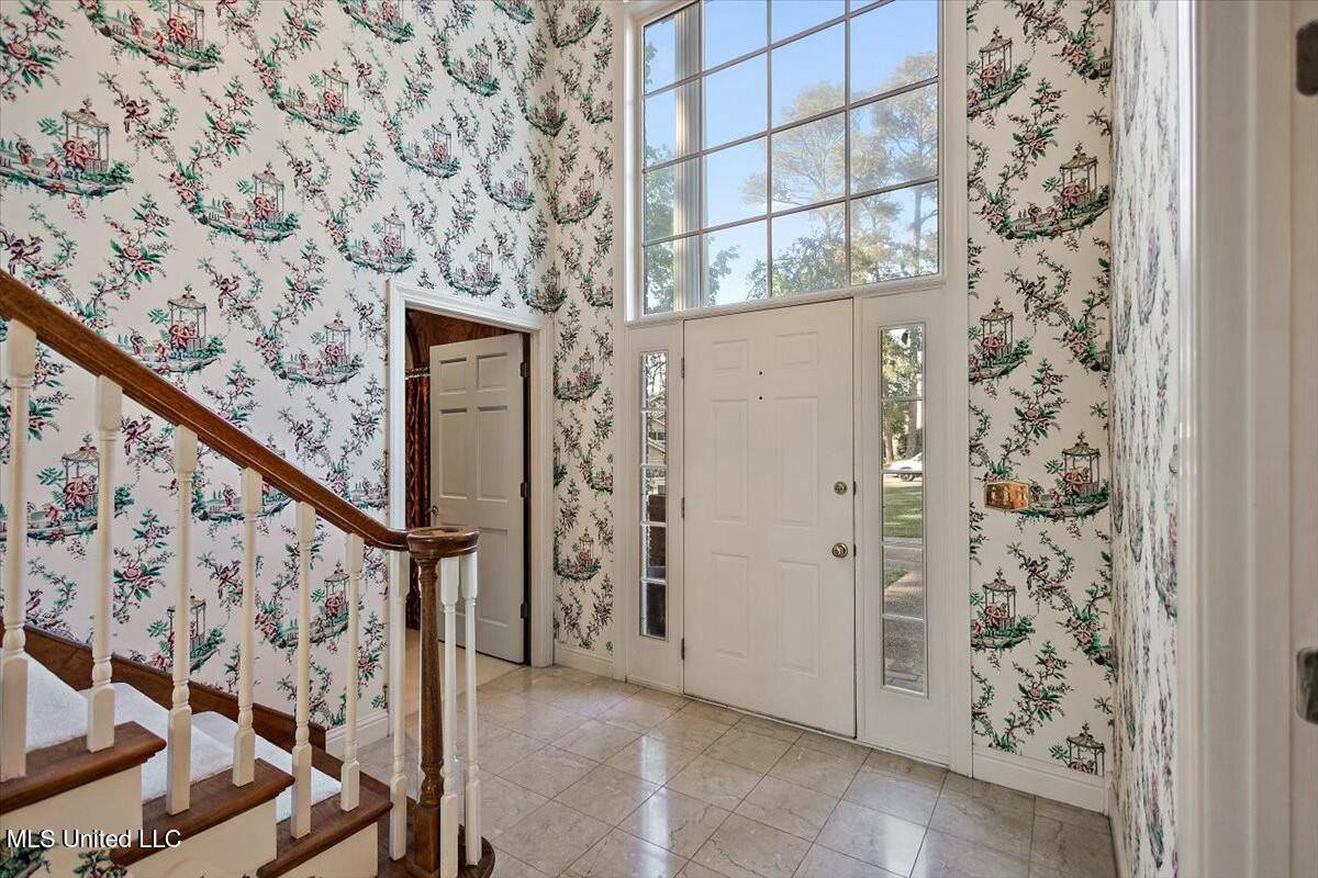 1003 Country Place Drive, Pearl, MS 39208