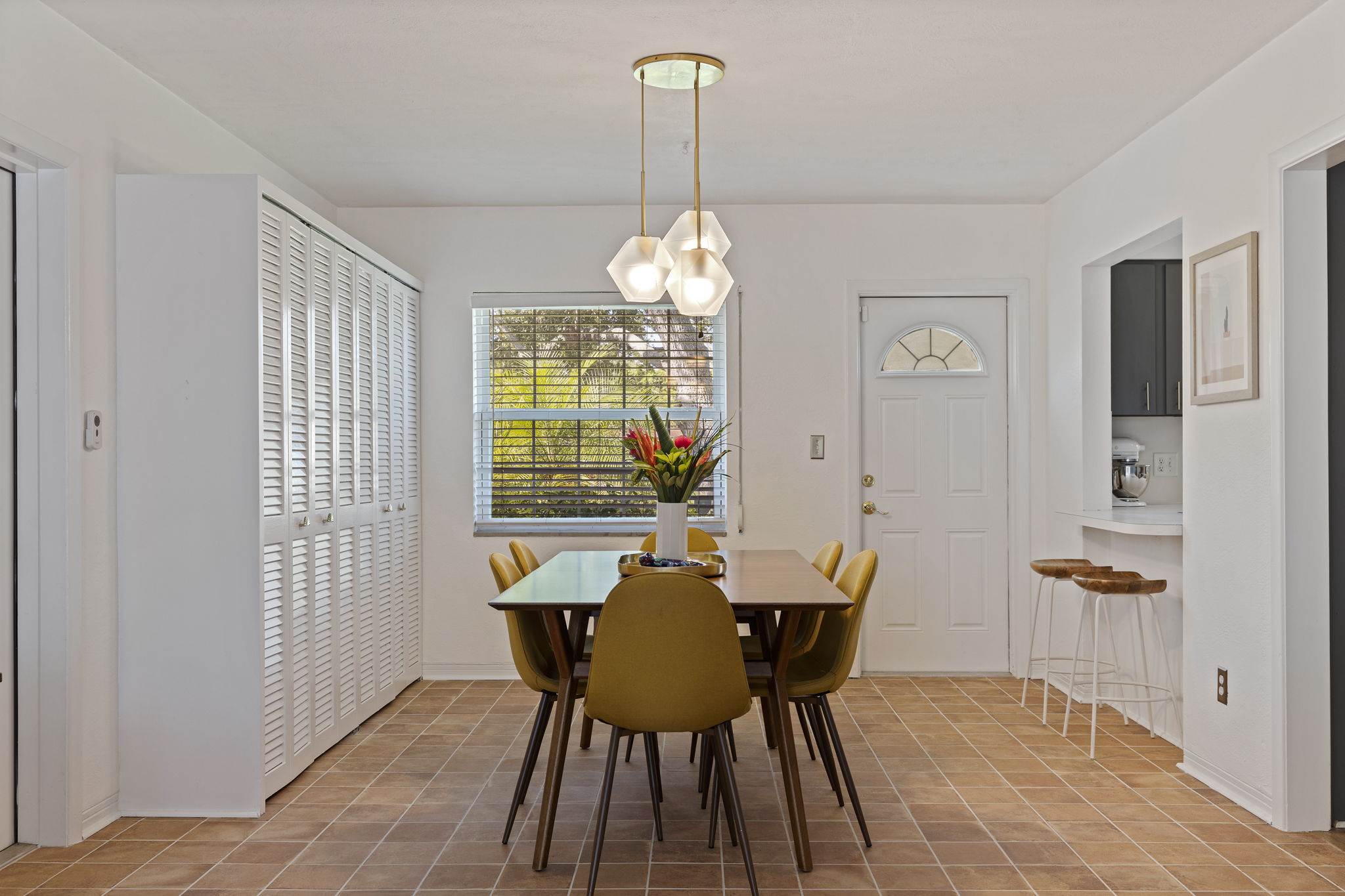 4340 Narvarez Way S, St Petersburg, FL 33712