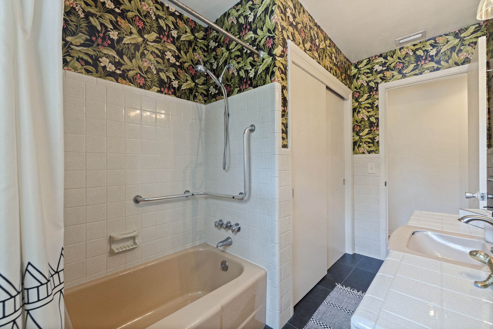 4340 Narvarez Way S, St Petersburg, FL 33712