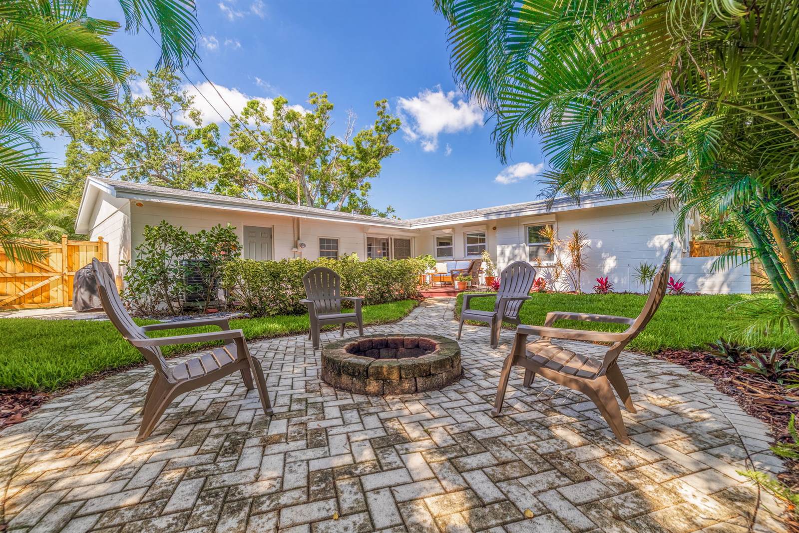 4340 Narvarez Way S, St Petersburg, FL 33712