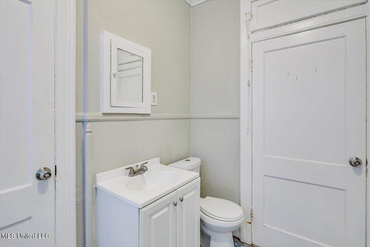 4067 North State Street, Jackson, MS 39206