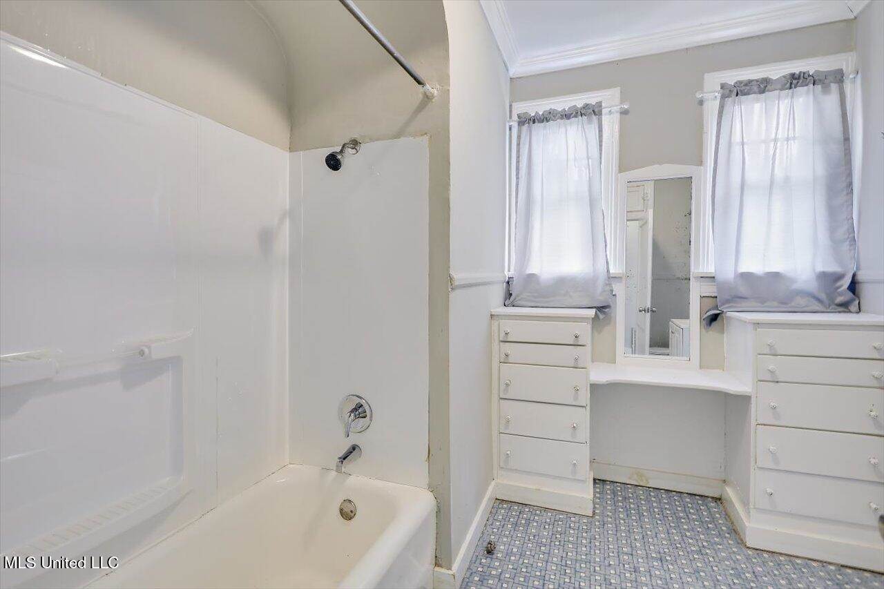 4067 North State Street, Jackson, MS 39206