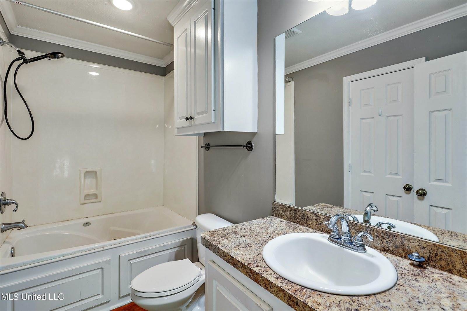 132 Cedar Spring Circle, Pearl, MS 39208