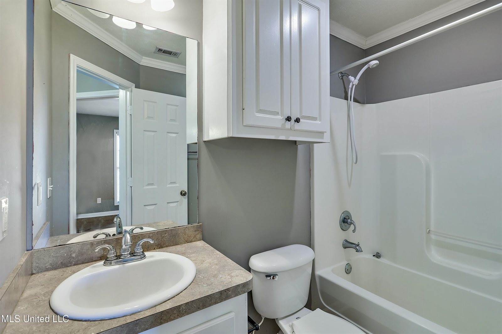 132 Cedar Spring Circle, Pearl, MS 39208