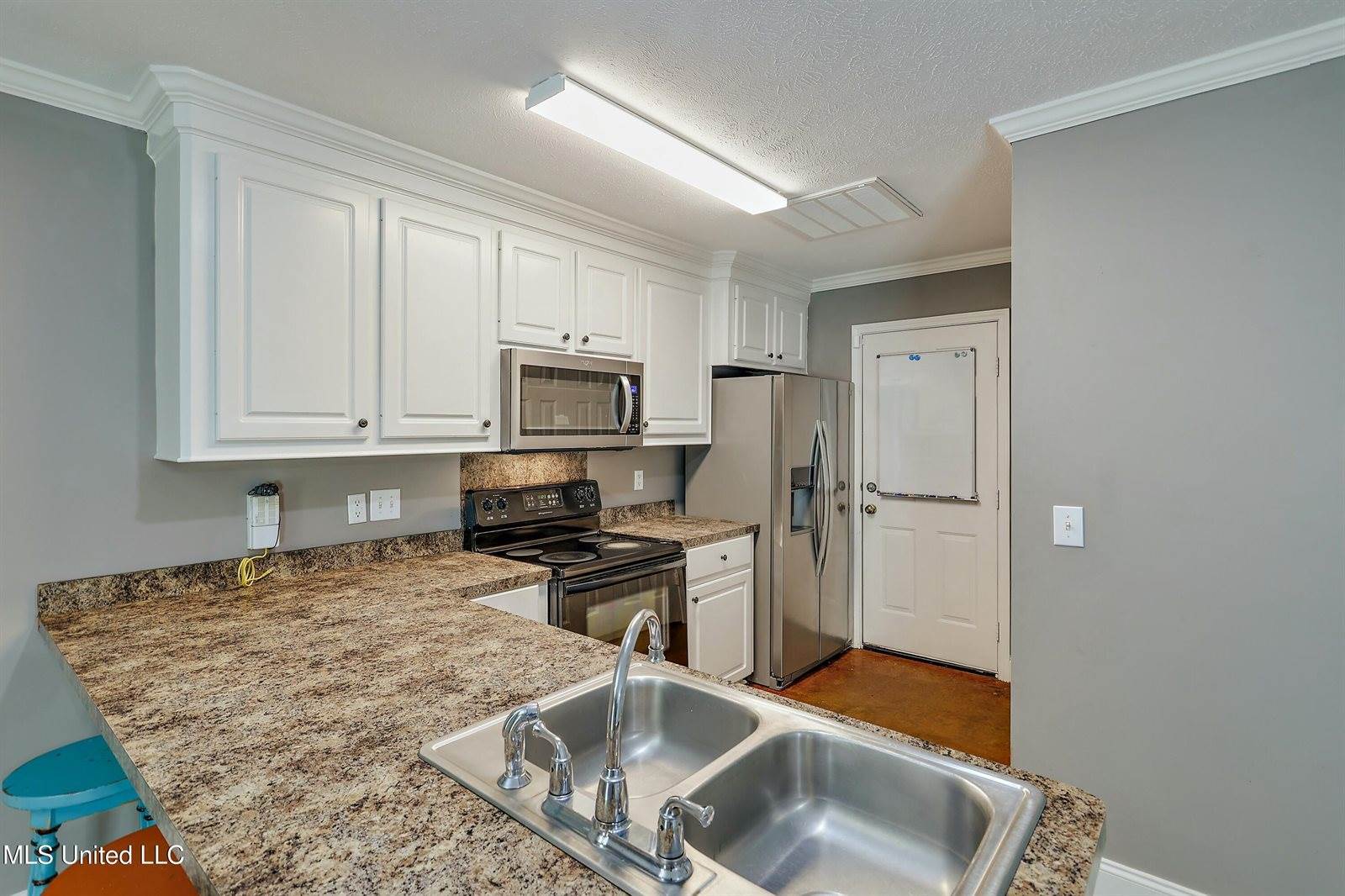 132 Cedar Spring Circle, Pearl, MS 39208