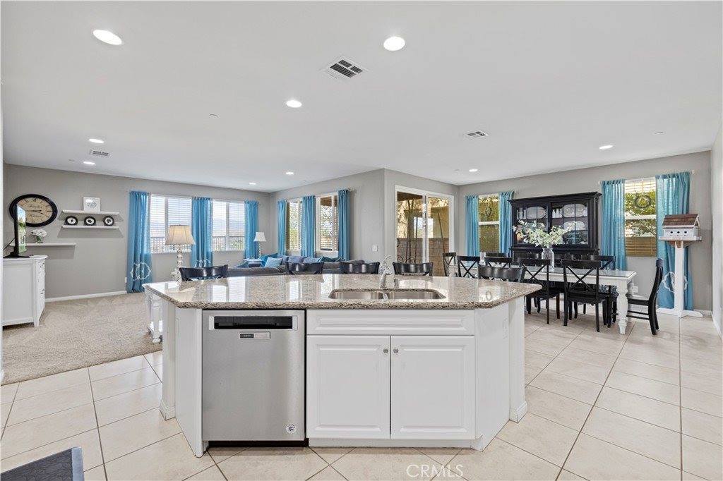 20521 Brookie Lane, Saugus, CA 91350