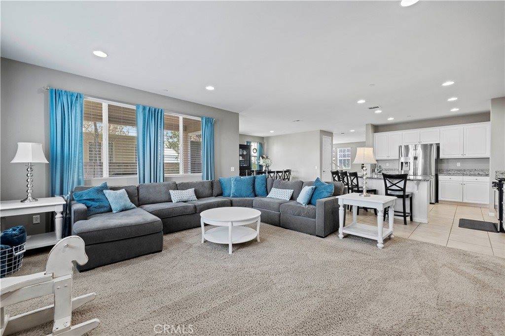 20521 Brookie Lane, Saugus, CA 91350