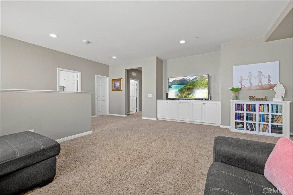 20521 Brookie Lane, Saugus, CA 91350