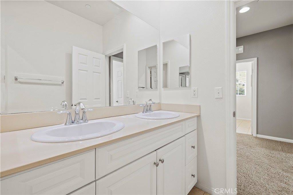 20521 Brookie Lane, Saugus, CA 91350