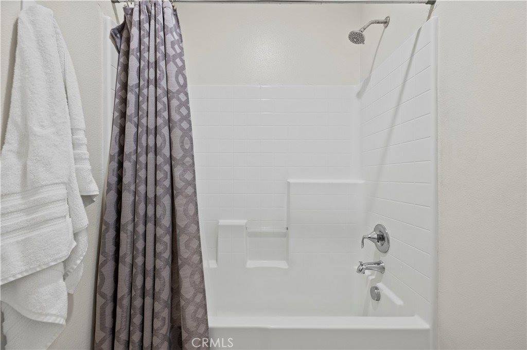 20521 Brookie Lane, Saugus, CA 91350