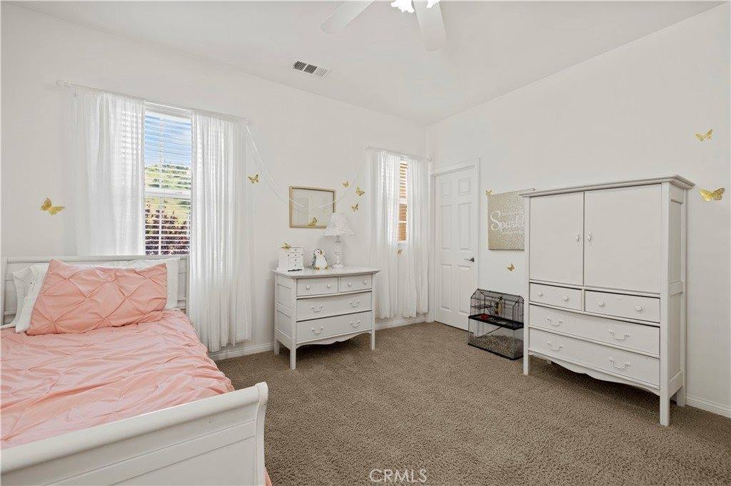 20521 Brookie Lane, Saugus, CA 91350