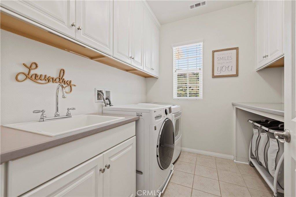 20521 Brookie Lane, Saugus, CA 91350