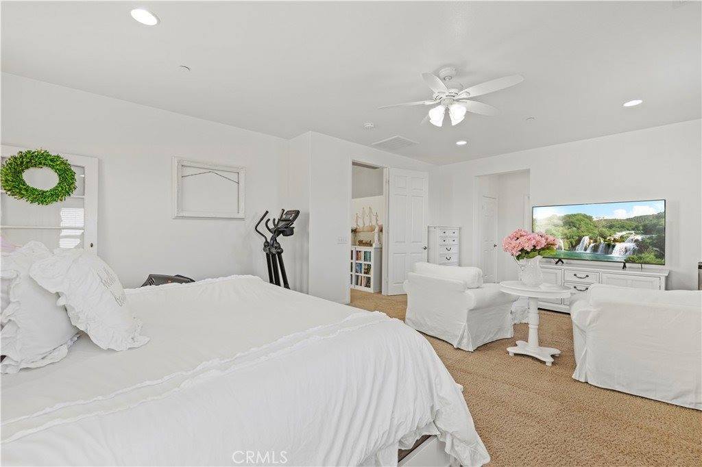 20521 Brookie Lane, Saugus, CA 91350