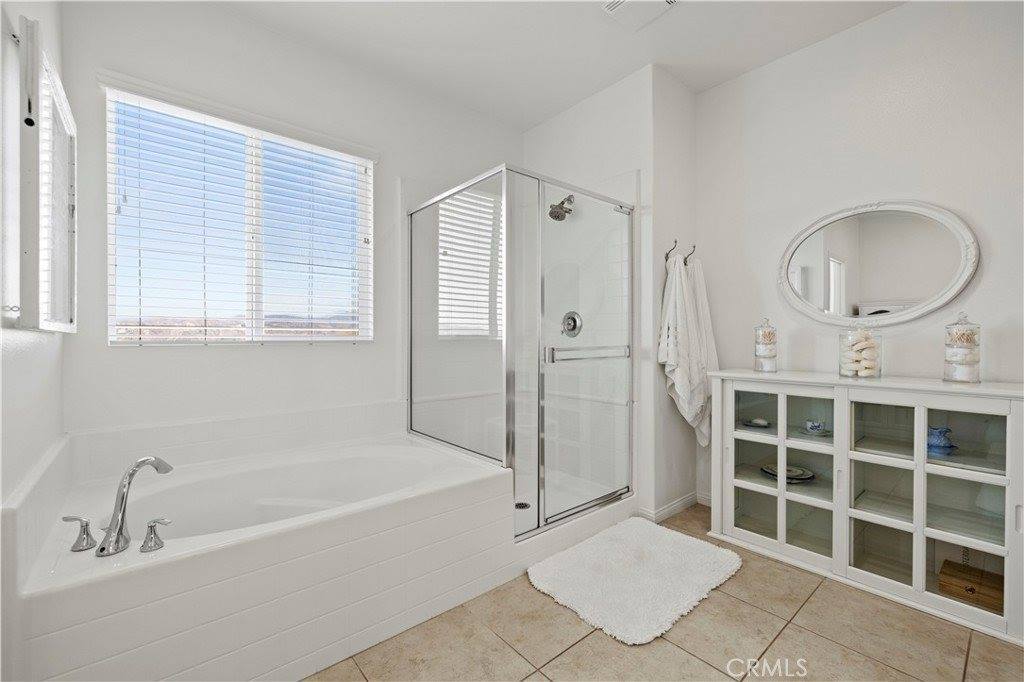 20521 Brookie Lane, Saugus, CA 91350