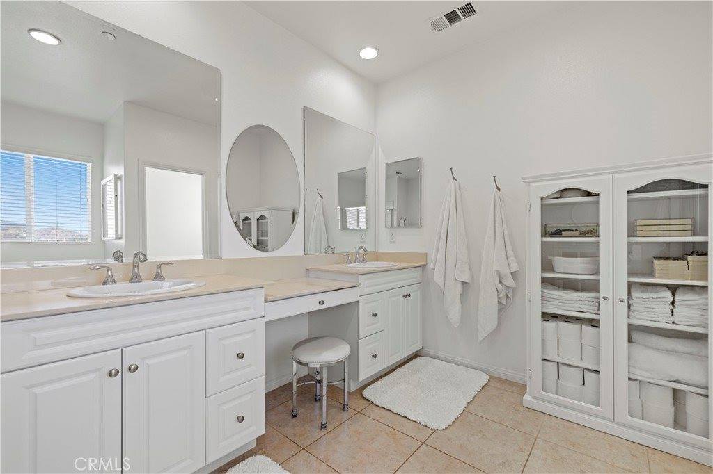 20521 Brookie Lane, Saugus, CA 91350