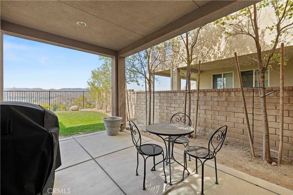 20521 Brookie Lane, Saugus, CA 91350