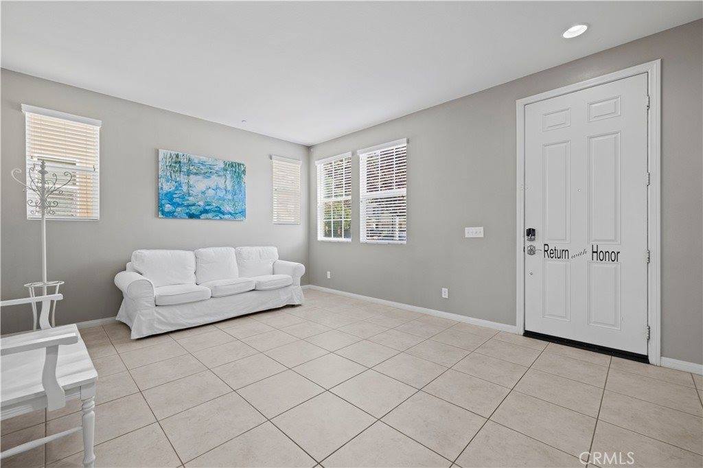 20521 Brookie Lane, Saugus, CA 91350