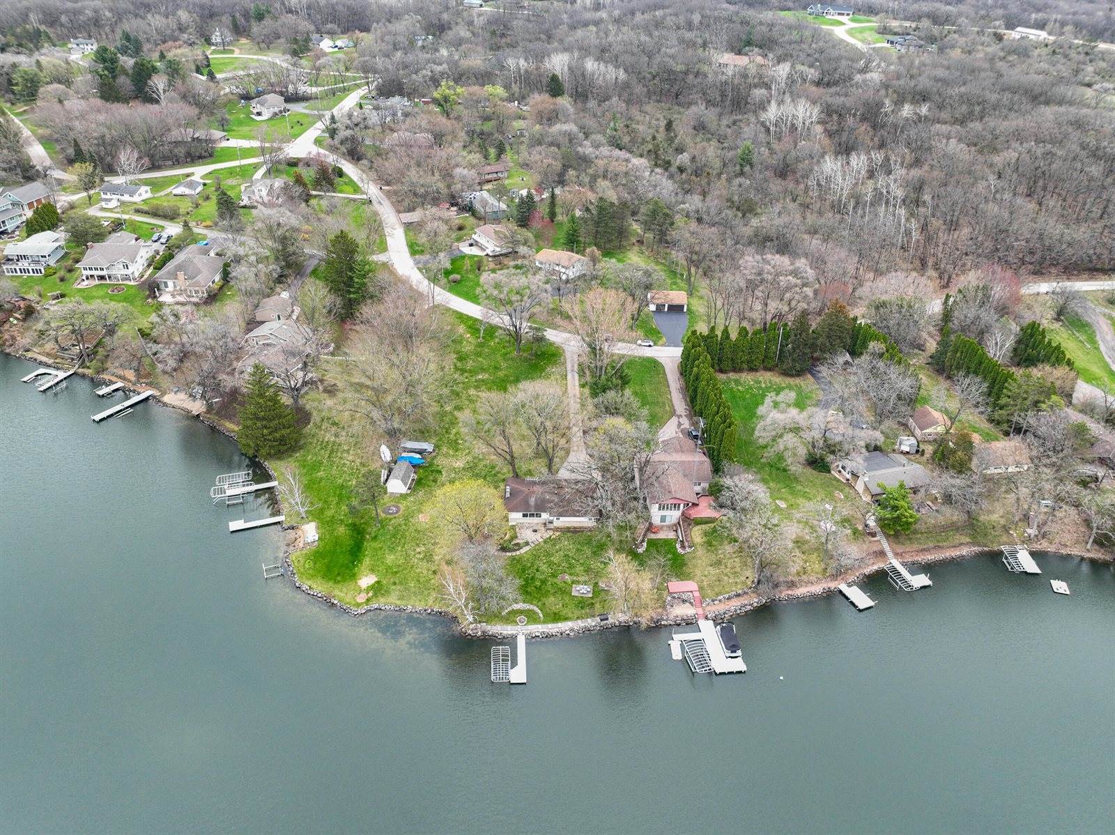 N7525 East Lakeshore Dr, Whitewater, WI 53190