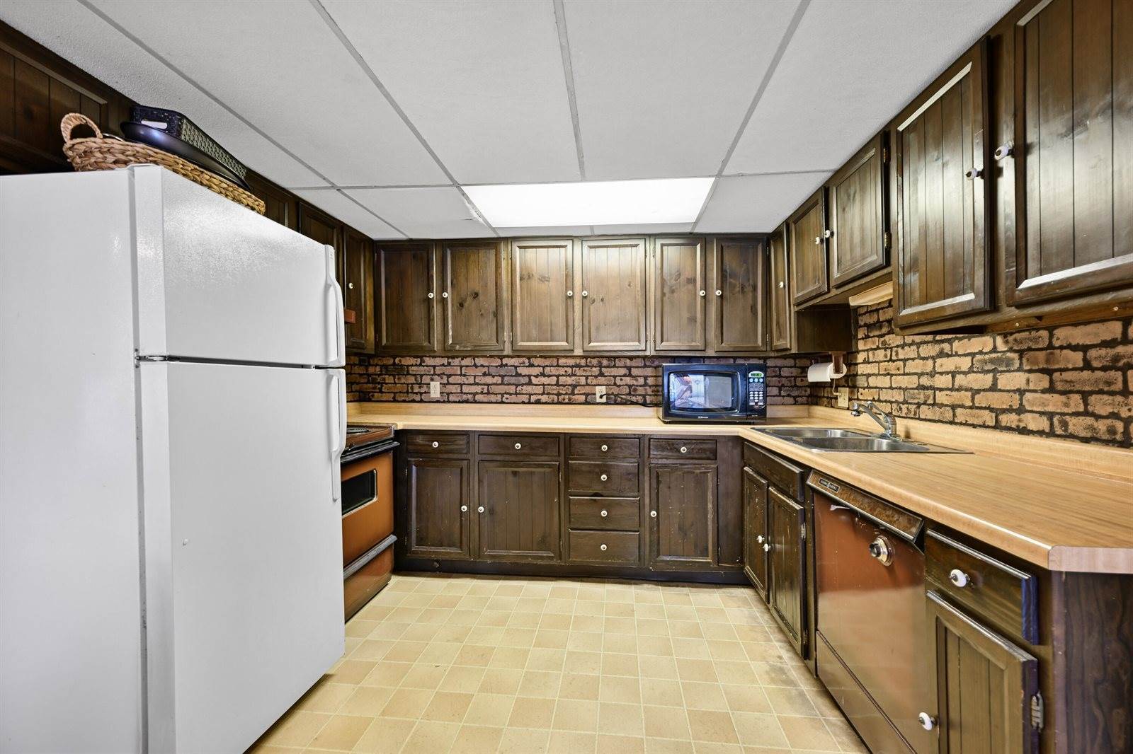 N7525 East Lakeshore Dr, Whitewater, WI 53190