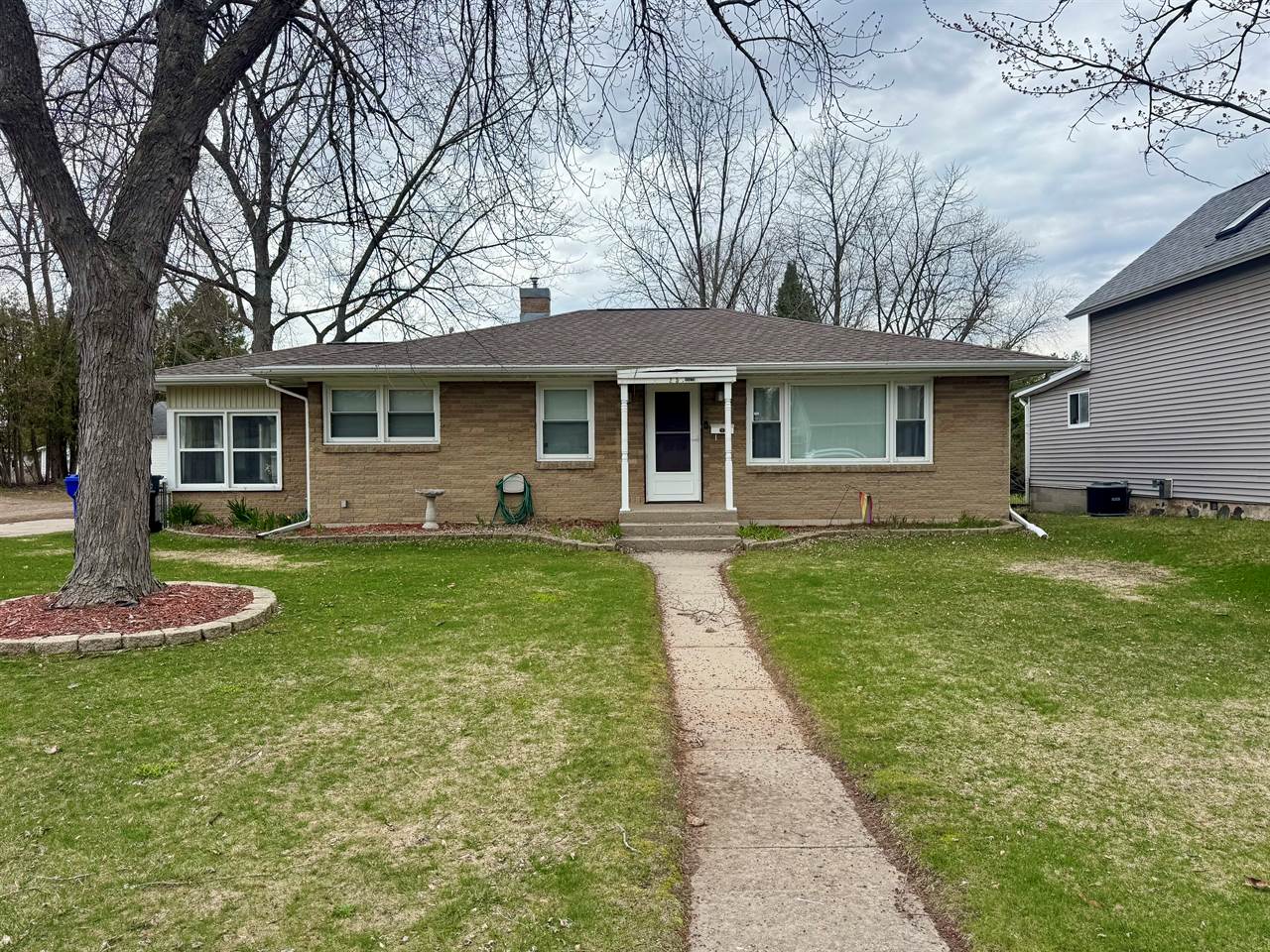 251 N Noquebay Ave, Peshtigo, WI 54157