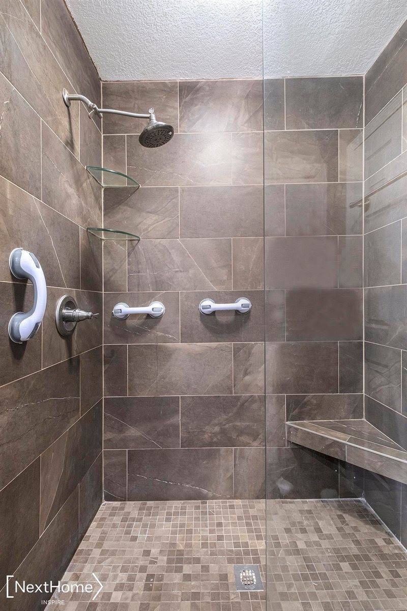 5451 Windermere Drive, Grand Blanc, MI 48439