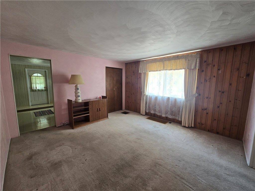 8 Spruce Street, Natrona, PA 15065