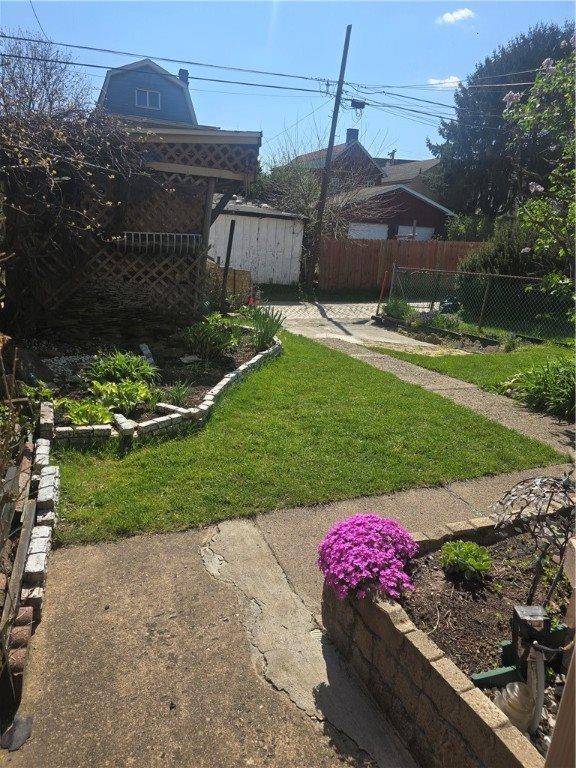 8 Spruce Street, Natrona, PA 15065