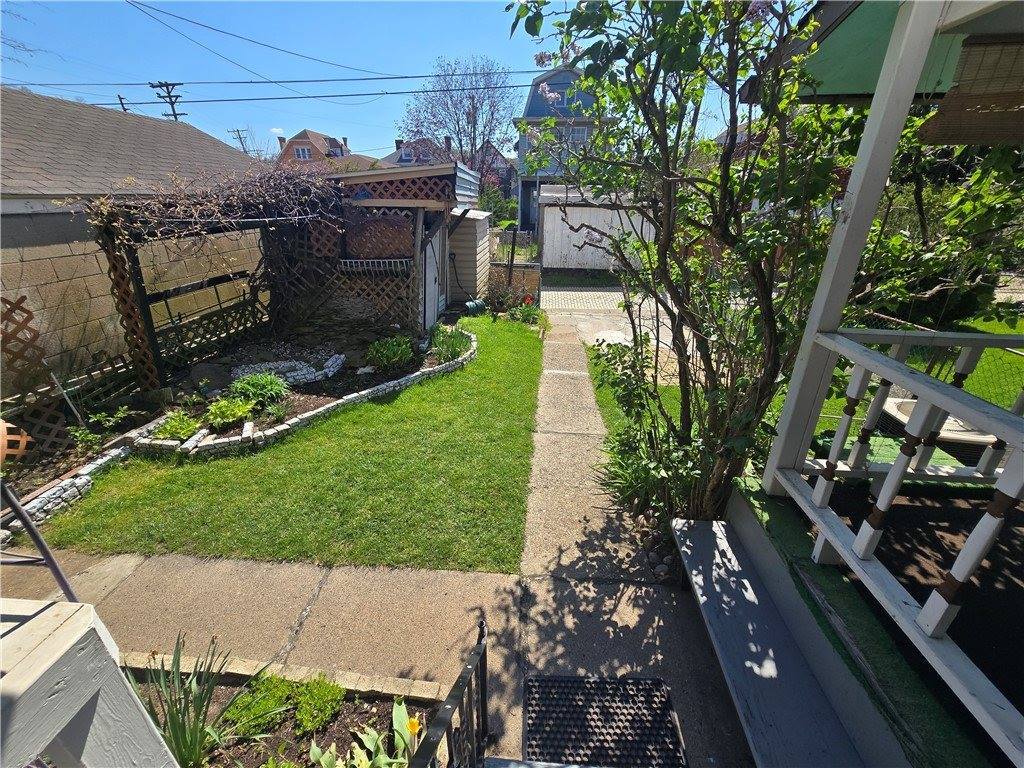 8 Spruce Street, Natrona, PA 15065