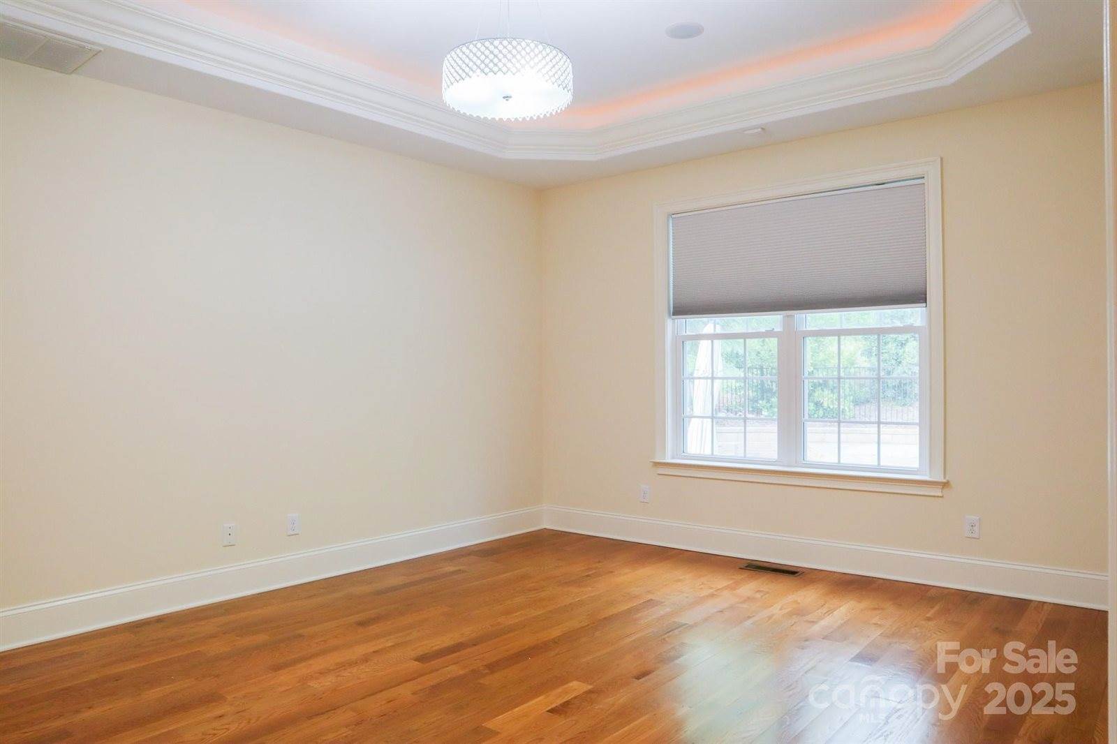 1215 39th Avenue NE, Hickory, NC 28601