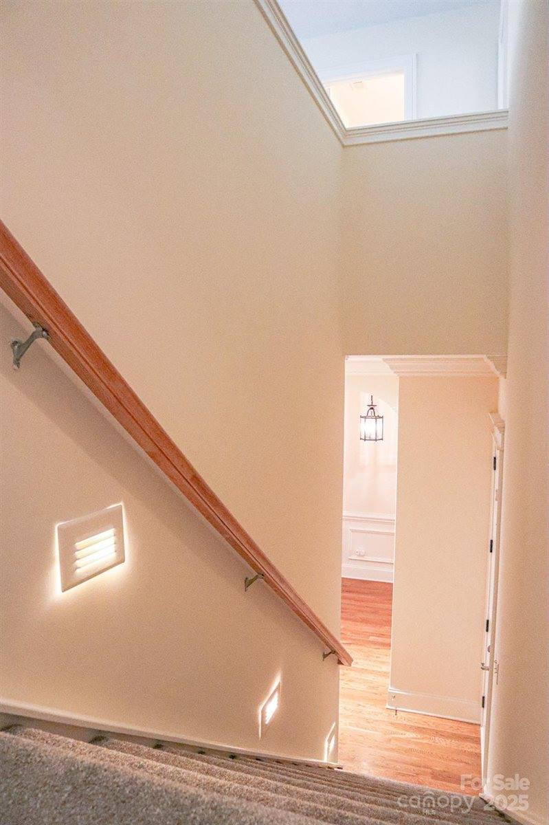 1215 39th Avenue NE, Hickory, NC 28601