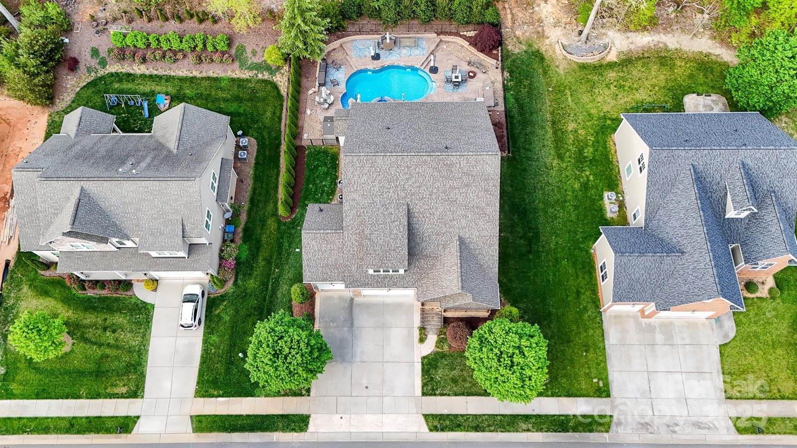 1215 39th Avenue NE, Hickory, NC 28601