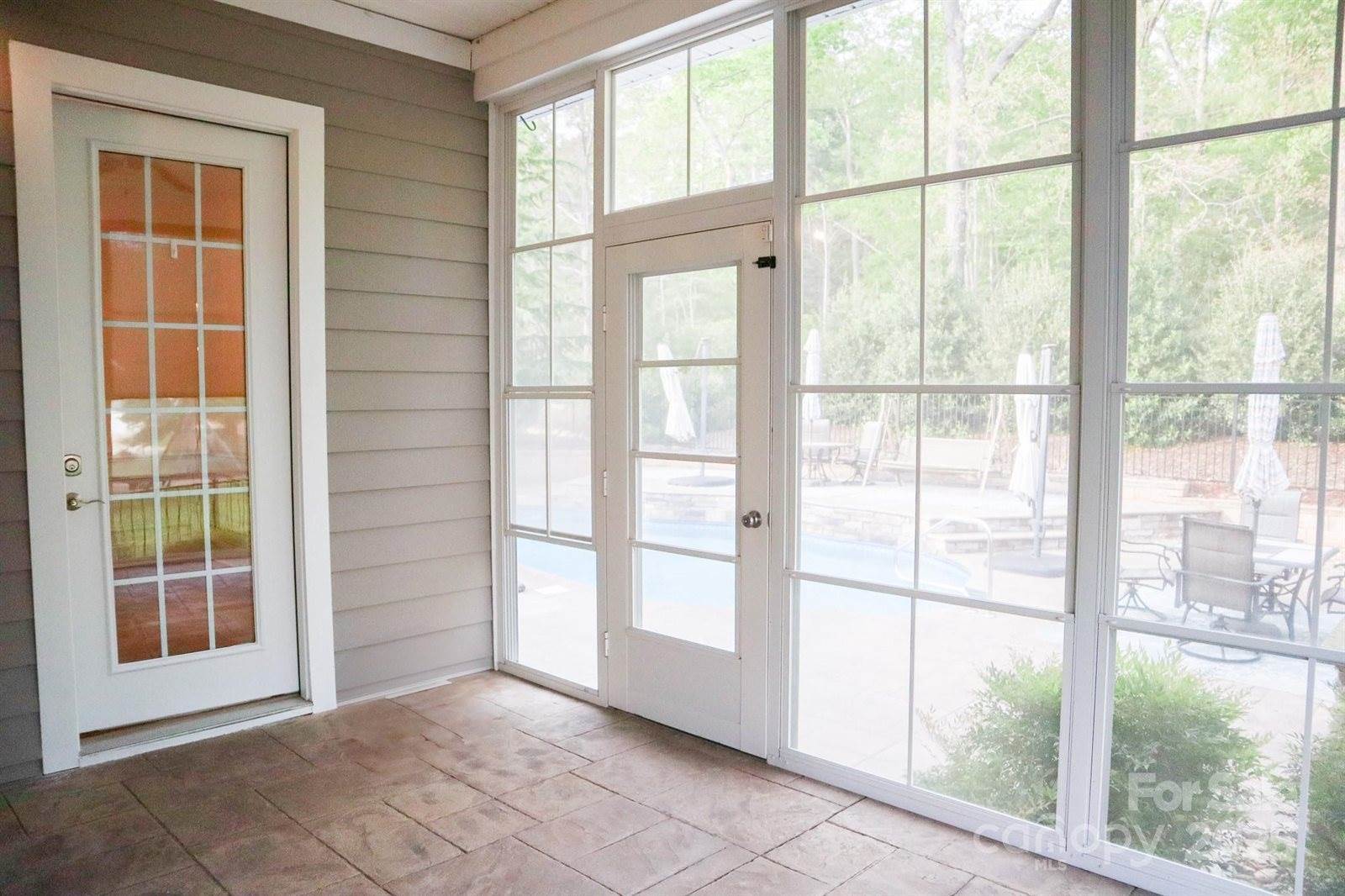 1215 39th Avenue NE, Hickory, NC 28601