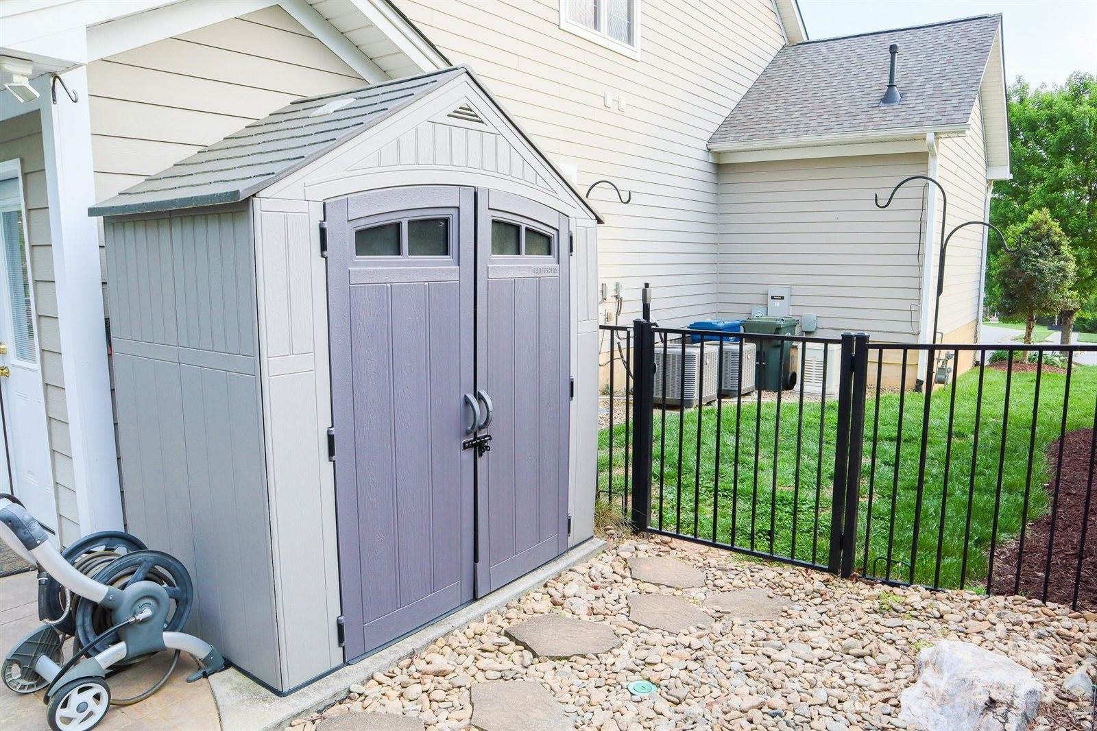 1215 39th Avenue NE, Hickory, NC 28601