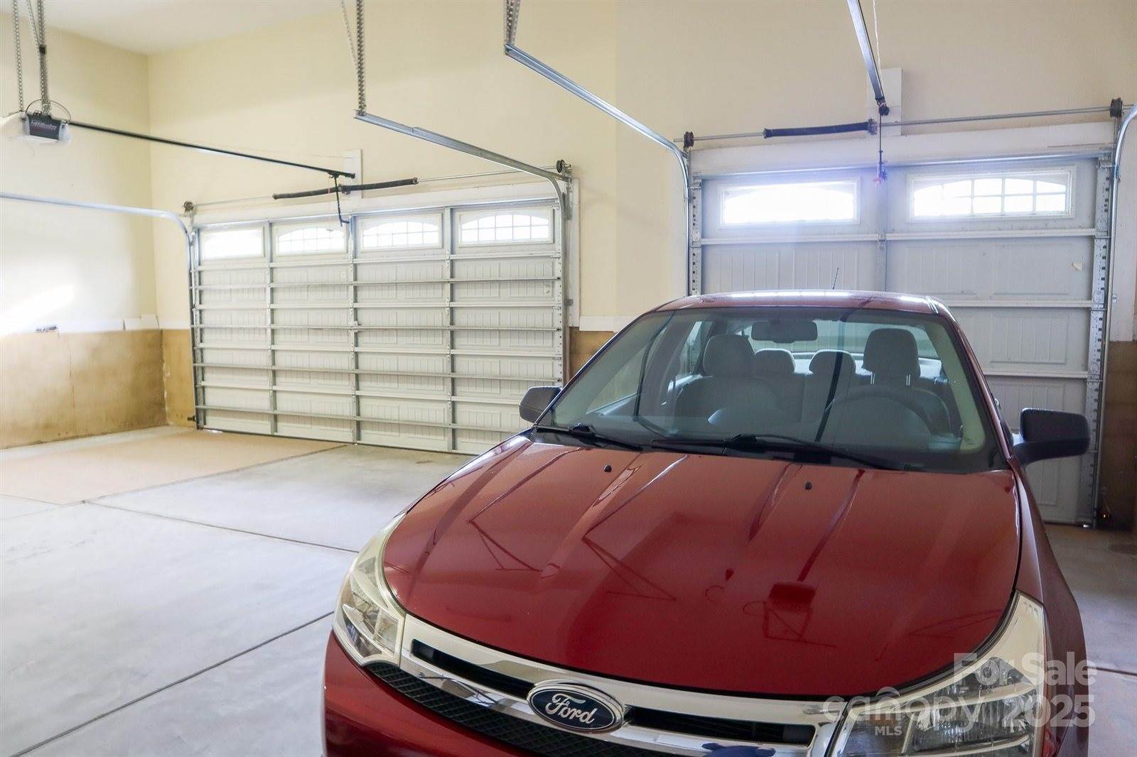 1215 39th Avenue NE, Hickory, NC 28601