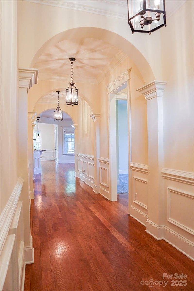 1215 39th Avenue NE, Hickory, NC 28601